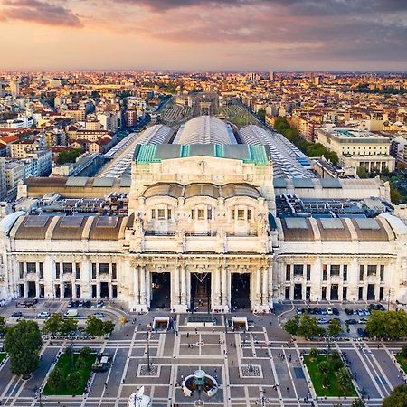 Apt Vicino Alla Metropolitana Porta Romana, 4 Minuti Da Duomo, Free Wifi&Netflix Milão Exterior foto