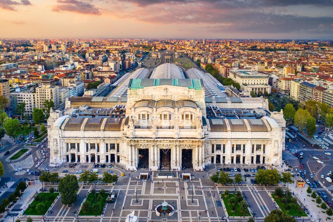 Apt Vicino Alla Metropolitana Porta Romana, 4 Minuti Da Duomo, Free Wifi&Netflix Milão Exterior foto